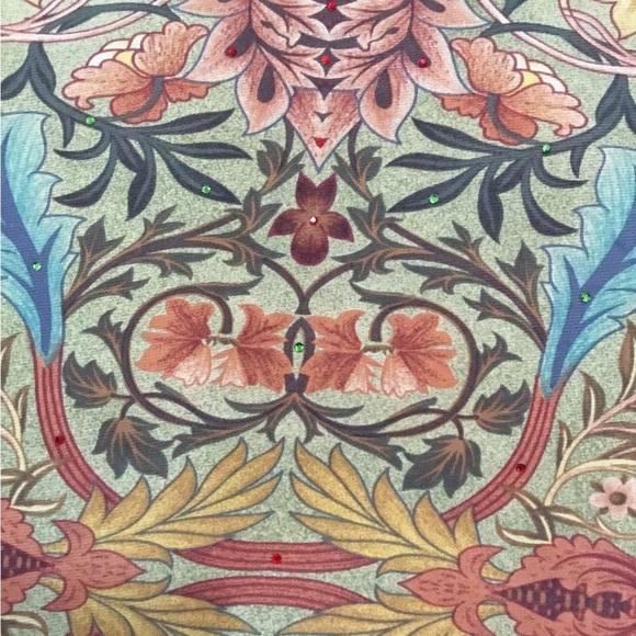 AVENUE blouse Woman’s size 30/32 lettuce edge hem red green embellishment - Picture 5 of 16